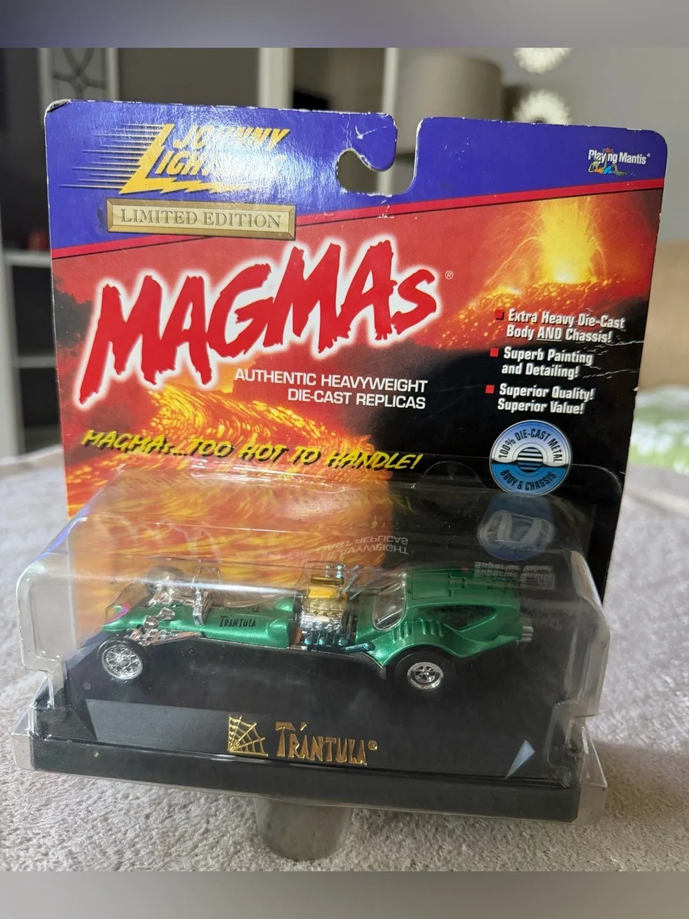 1999 Johnny Lightning Magmas TrantuIa  Green Scale